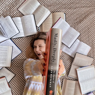 Логотип @lereen_lit - lereen | book talks 📚