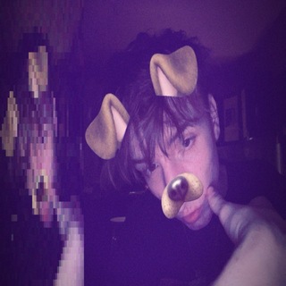 Логотип @leshayay - lesqx