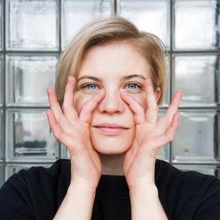 Логотип @lesnovamari - Руки у лица!