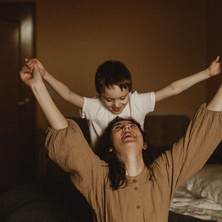 Логотип @lessonformom - Что важно не пропустить в поведении ребенка?