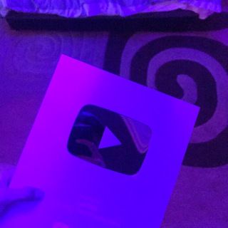 Логотип @lesterschat - Lester Chat