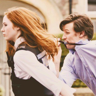 Логотип @lesvoixell - 𝑳𝒆𝒔 𝒗𝒐𝒊𝒙 𝒆𝒏𝒕𝒓𝒆 𝒍𝒆𝒔 𝒍𝒊𝒈𝒏𝒆𝒔