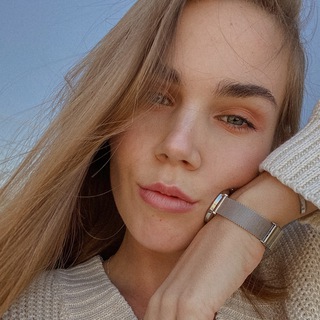 Логотип @lesya_notions - Заметки Леси 💫