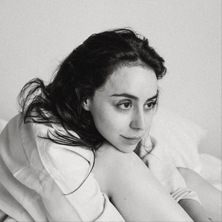 Логотип @lettersfromemiliya - с любовью, Эмилия