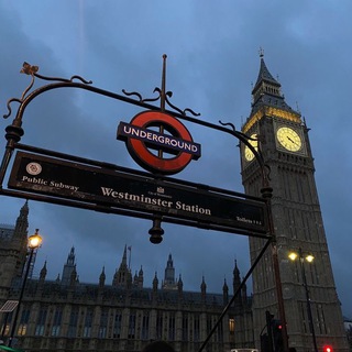 Логотип @levelengup - Английский с LevelUp🚀