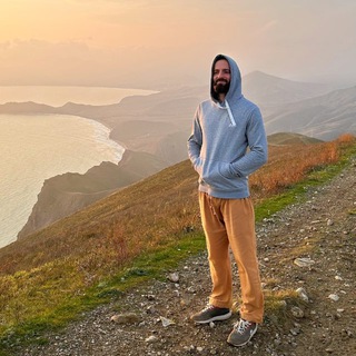 Логотип @lifelongtravel - Саша Постовар / Lifelongtravel