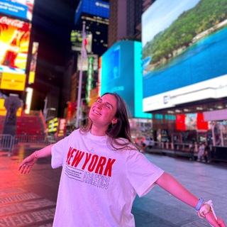 Логотип @lifeofkarina - Жизнь Карины 🎬