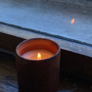 Логотип @lightmecandles - зажги меня | light me