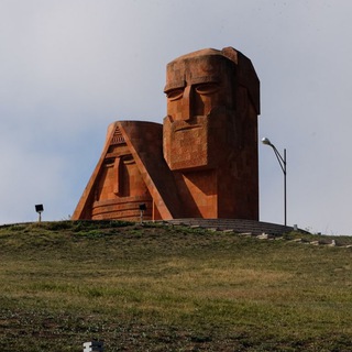 Логотип @likadiary - Lika's Diary