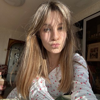 Логотип @lilmakaronin - криспис