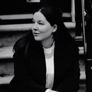 Логотип @lilyacosmos - Лиля, адепт маркетинга
