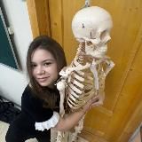 Логотип @lilyasthoughts - студент-медик Лиля🤍🦷