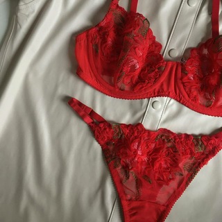 Логотип @lingerie_desing_academy - Академия нижнего белья и дизайна