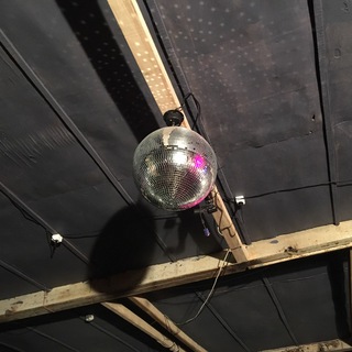 Логотип @liniyarnd - линия на линии