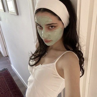 Логотип @lipstonfoooood - 🕊️tips for girls🕊️