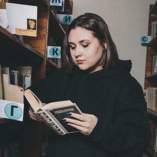 Логотип @lis0kveshaet - лизок вещает <3