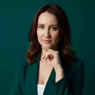 Логотип @listentoclarity - Слушай, как Ясно с Ниной Кочкиной