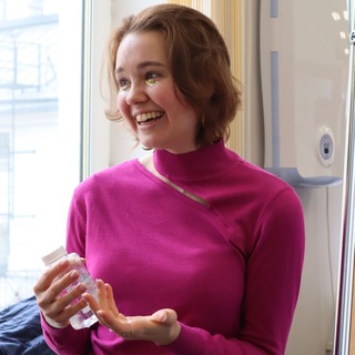 Логотип @listentoliza - Психолог Лиза Афффи | Слушай и говори