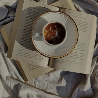 Логотип @literature_loving_soul - литература для души 📖