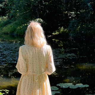 Логотип @littlewallett - little wallet 🍃