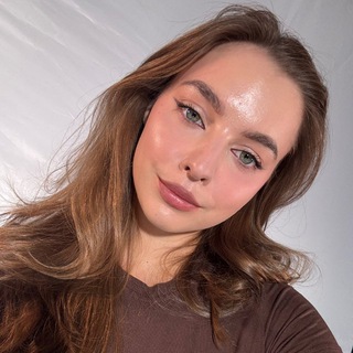 Логотип @lizaandkatechat - Lizaandkate Chat