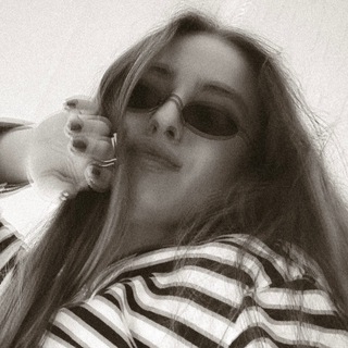 Логотип @lizalonshchakova - EL