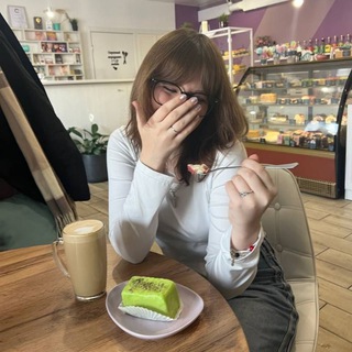 Логотип @lizaloxlol - 𝓵𝓲𝔃𝓪아름다운