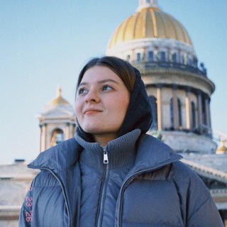 Логотип @lizapoznaetmir - Лиза познает мир