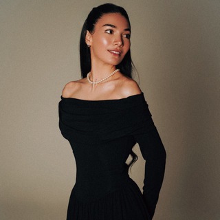 Логотип @lizasdiaries - Дневники Лизы