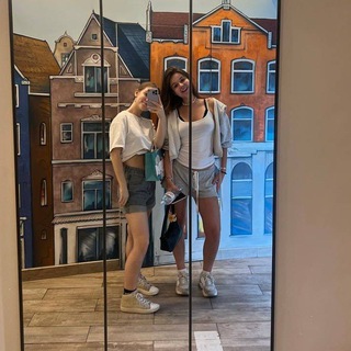 Логотип @lizasvetaknigi - лиза+света