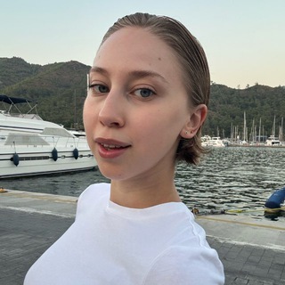 Логотип @lizikzz - Лиза?