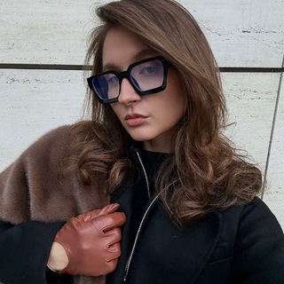 Логотип @lizimoon - lizi.moon монетизация личного бренда