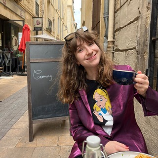 Логотип @liztous - Французская Богема