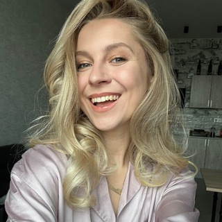 Логотип @lizzienglish - Liz & advanced English adepts