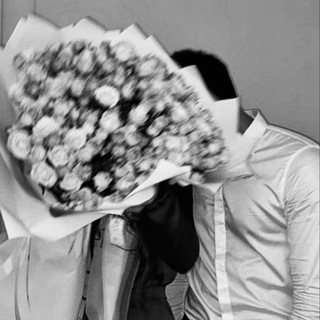 Логотип @lizzkel - lizzkel