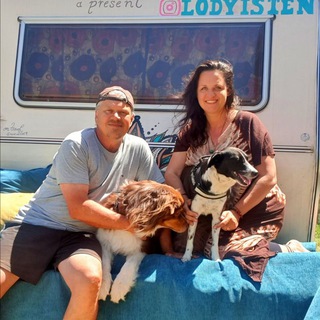 Логотип @lodyisten - Die Lodyisten 🙋‍♀️🙋🏼🐶🐶🐶