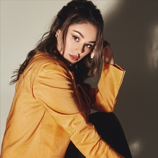 Логотип @lolaakhmedova - Лола Ахмедова