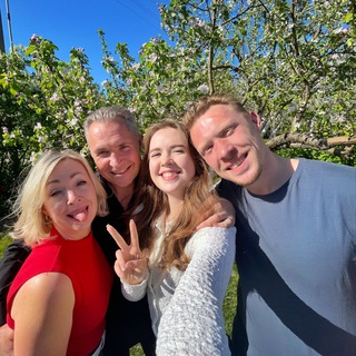 Логотип @lomanoff_house - Ломановы