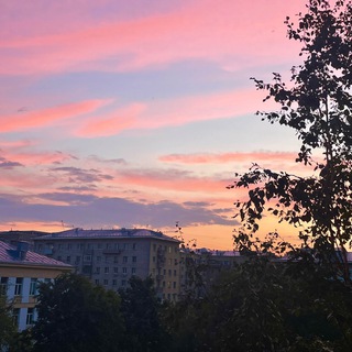 Логотип @lomonosovskiy_moscow - Прекрасный Ломоносовский