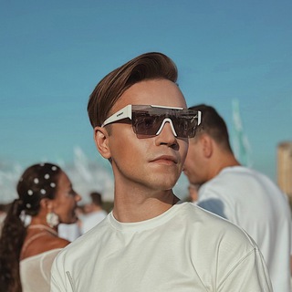 Логотип @lookatmyway - lookatmyway