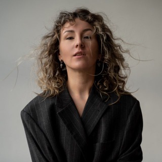 Логотип @lookyanova_anna_stylist - СТИЛИСТ • LOOKYANOVA ANNA