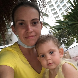 Логотип @loolookat - Кристина и Тея