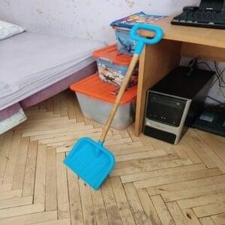 Логотип @lootrung - лопата