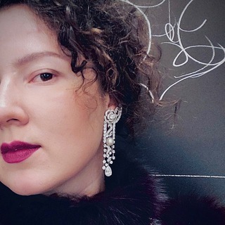 Логотип @lostincarats - выживут только художники