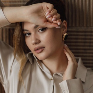 Логотип @lovechhkina - valeriialo.life