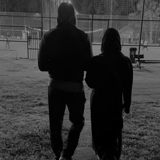 Логотип @loveebeloved - любовь - это