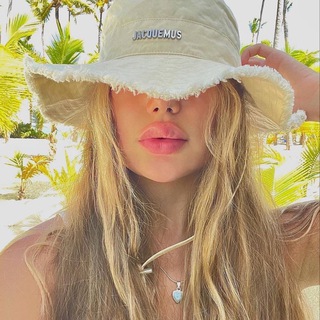 Логотип @loveeesttory - loveeeeeee.story