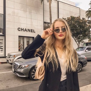 Логотип @lovemelovemee - Amour💫
