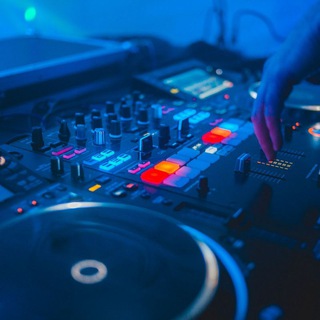 Логотип @lovemusicdeephouse - Music love | Музыка