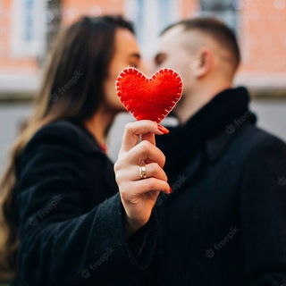 Логотип @lovewomanis - Женщина, которая ❤